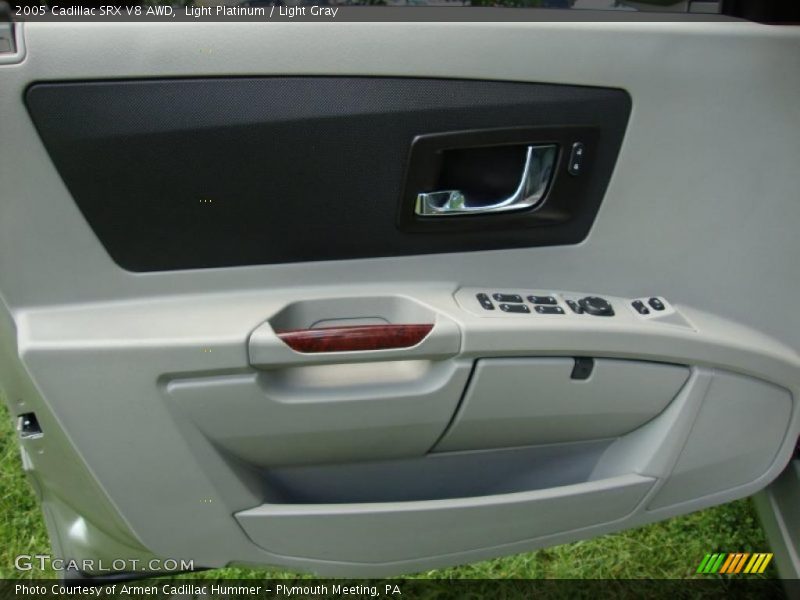 Light Platinum / Light Gray 2005 Cadillac SRX V8 AWD