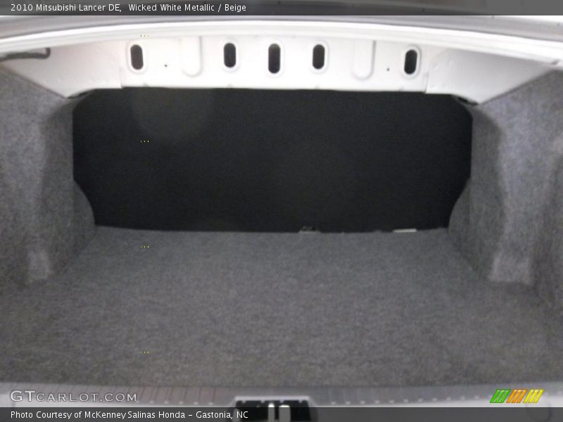 Wicked White Metallic / Beige 2010 Mitsubishi Lancer DE