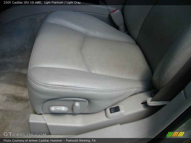 Light Platinum / Light Gray 2005 Cadillac SRX V8 AWD