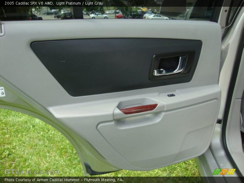 Light Platinum / Light Gray 2005 Cadillac SRX V8 AWD