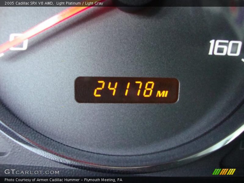 Light Platinum / Light Gray 2005 Cadillac SRX V8 AWD
