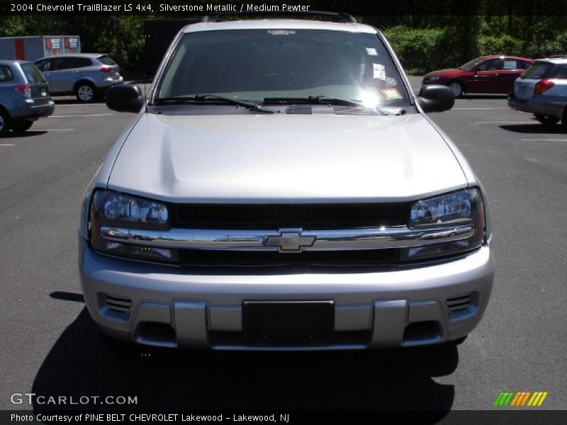 Silverstone Metallic / Medium Pewter 2004 Chevrolet TrailBlazer LS 4x4