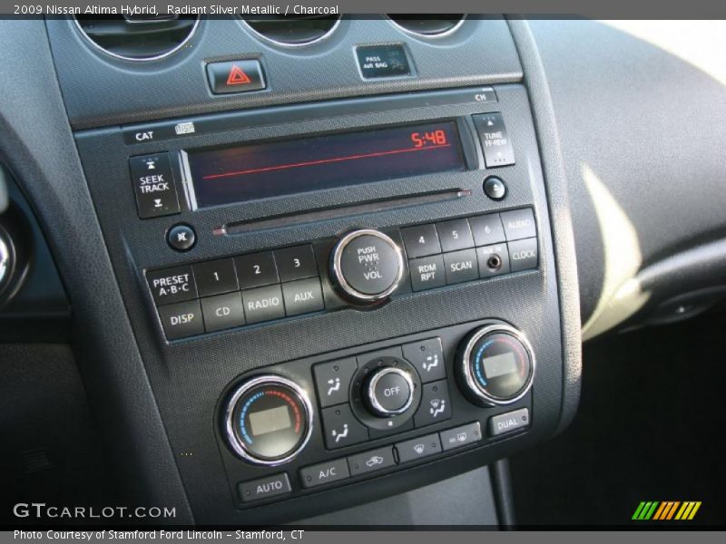Radiant Silver Metallic / Charcoal 2009 Nissan Altima Hybrid