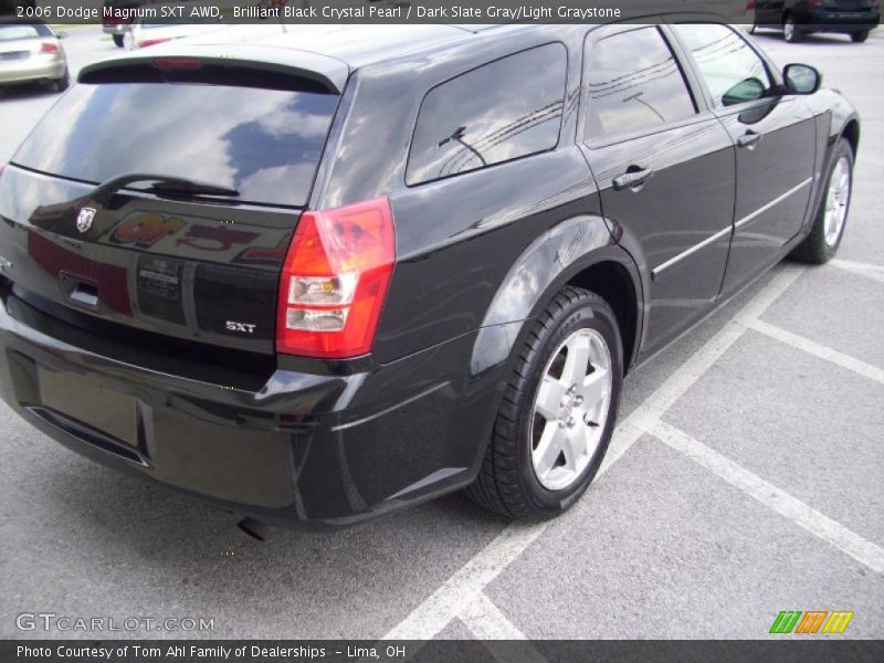 Brilliant Black Crystal Pearl / Dark Slate Gray/Light Graystone 2006 Dodge Magnum SXT AWD