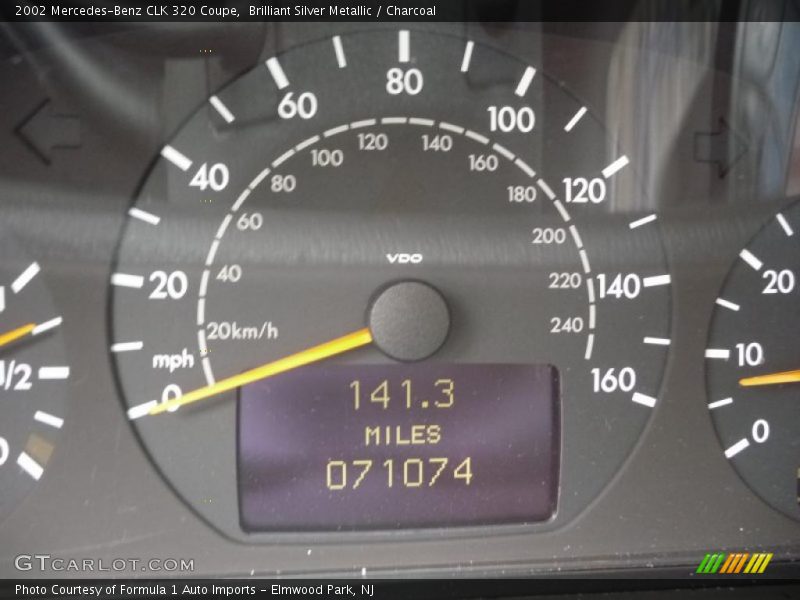 Brilliant Silver Metallic / Charcoal 2002 Mercedes-Benz CLK 320 Coupe