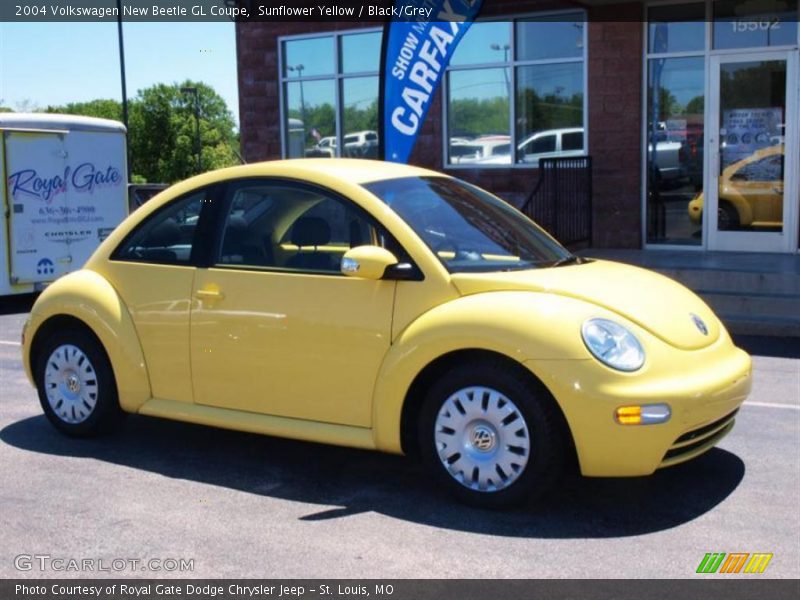 Sunflower Yellow / Black/Grey 2004 Volkswagen New Beetle GL Coupe