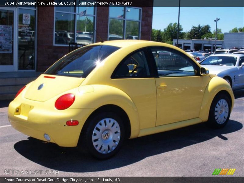Sunflower Yellow / Black/Grey 2004 Volkswagen New Beetle GL Coupe