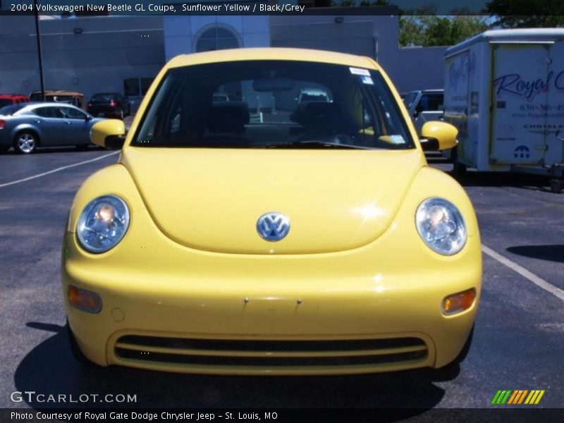 Sunflower Yellow / Black/Grey 2004 Volkswagen New Beetle GL Coupe