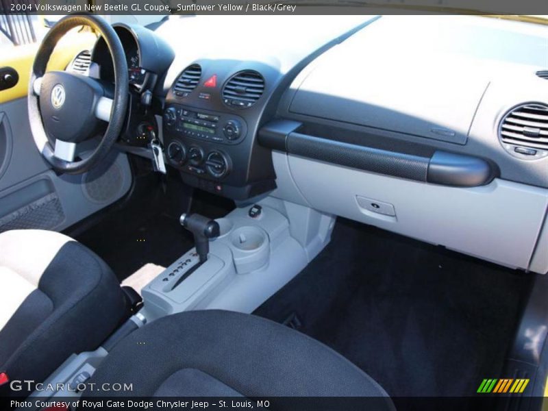 Sunflower Yellow / Black/Grey 2004 Volkswagen New Beetle GL Coupe