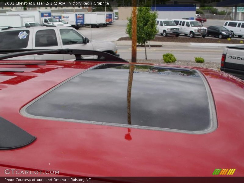 Victory Red / Graphite 2001 Chevrolet Blazer LS ZR2 4x4