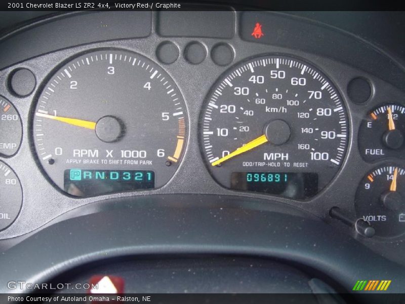 Victory Red / Graphite 2001 Chevrolet Blazer LS ZR2 4x4