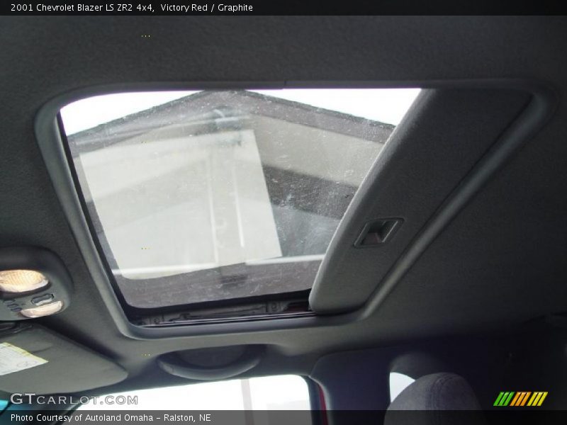 Victory Red / Graphite 2001 Chevrolet Blazer LS ZR2 4x4