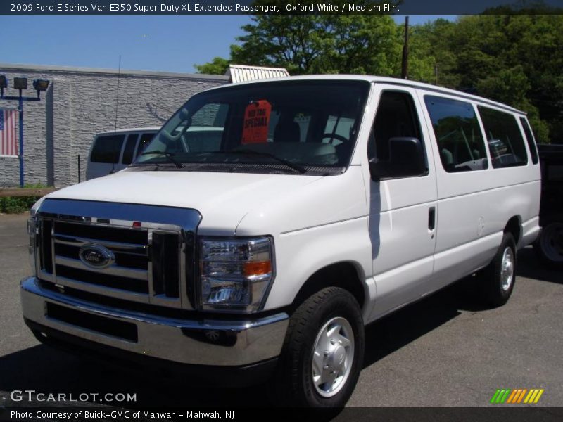 Oxford White / Medium Flint 2009 Ford E Series Van E350 Super Duty XL Extended Passenger