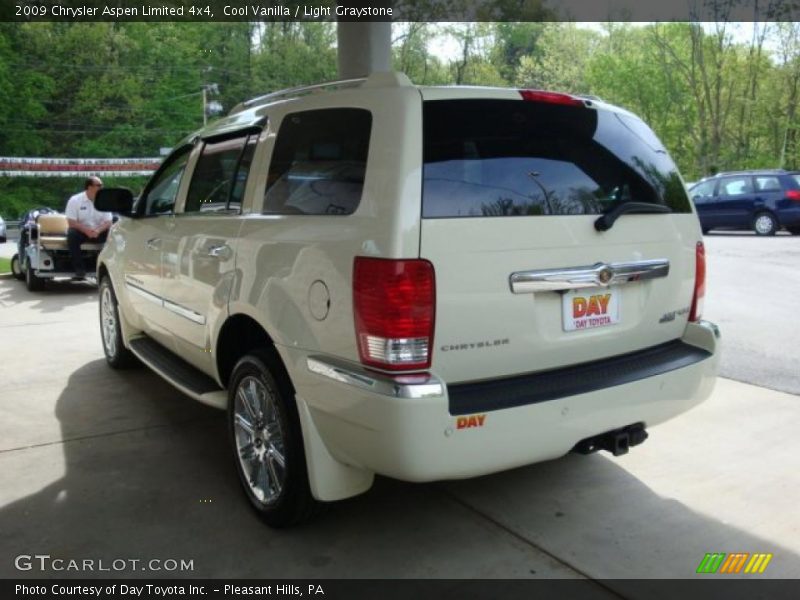 Cool Vanilla / Light Graystone 2009 Chrysler Aspen Limited 4x4
