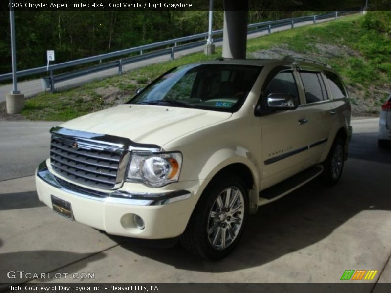 Cool Vanilla / Light Graystone 2009 Chrysler Aspen Limited 4x4