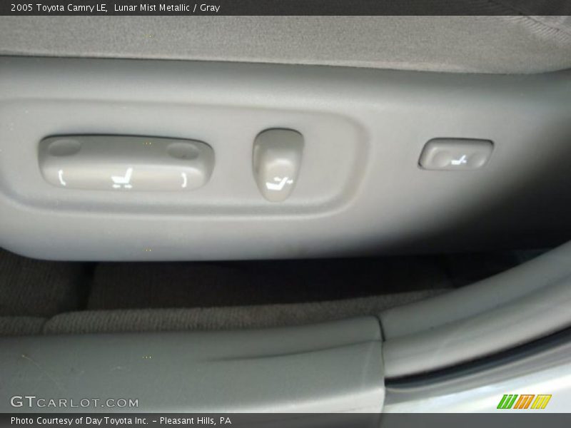 Lunar Mist Metallic / Gray 2005 Toyota Camry LE