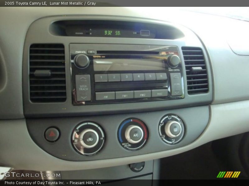 Lunar Mist Metallic / Gray 2005 Toyota Camry LE