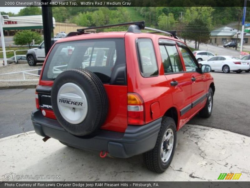 Wildfire Red / Medium Gray 2000 Chevrolet Tracker 4WD Hard Top