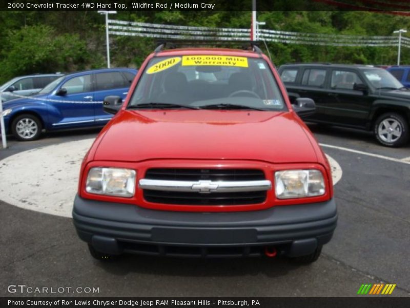Wildfire Red / Medium Gray 2000 Chevrolet Tracker 4WD Hard Top