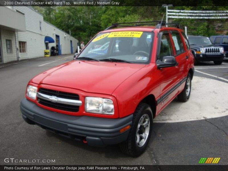 Wildfire Red / Medium Gray 2000 Chevrolet Tracker 4WD Hard Top