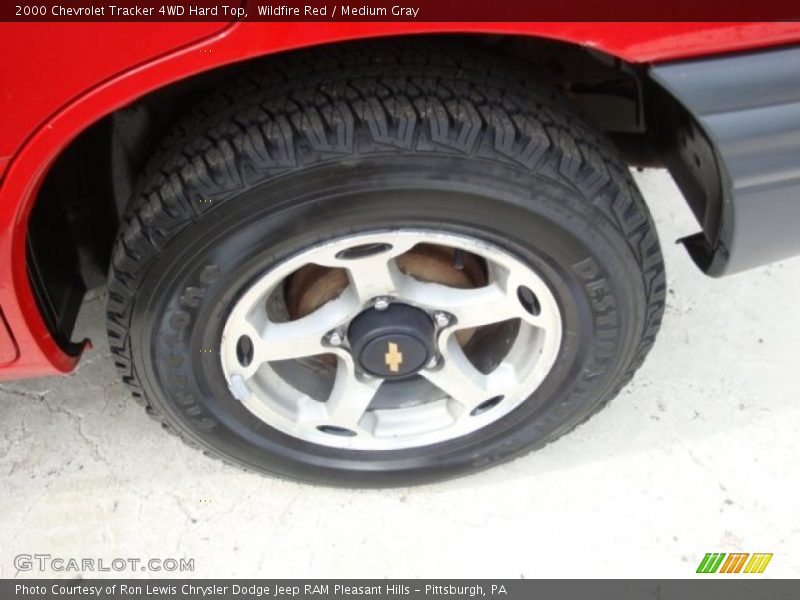 Wildfire Red / Medium Gray 2000 Chevrolet Tracker 4WD Hard Top