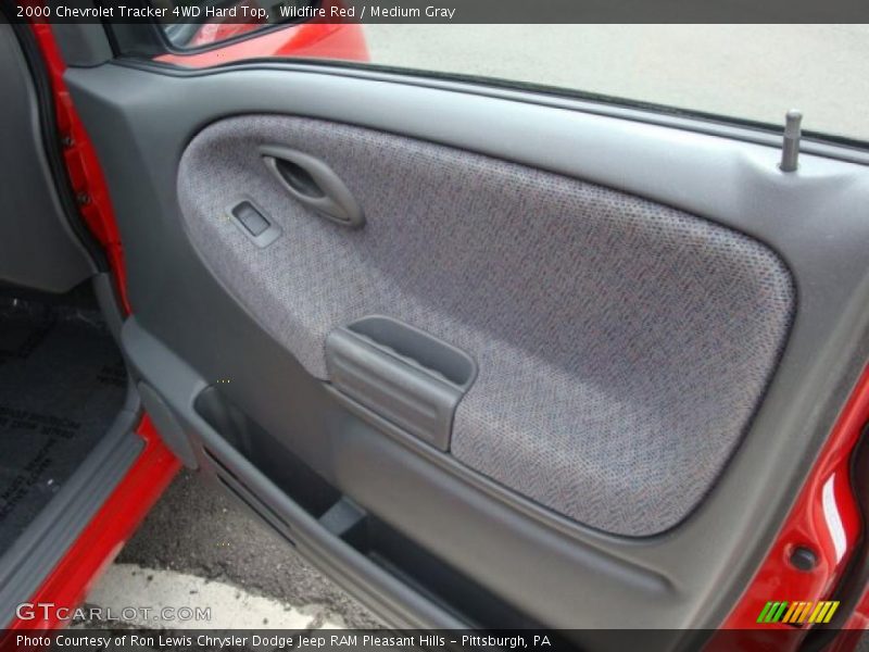 Wildfire Red / Medium Gray 2000 Chevrolet Tracker 4WD Hard Top