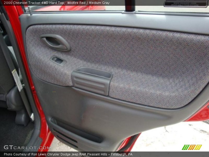 Wildfire Red / Medium Gray 2000 Chevrolet Tracker 4WD Hard Top