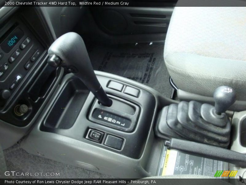 Wildfire Red / Medium Gray 2000 Chevrolet Tracker 4WD Hard Top