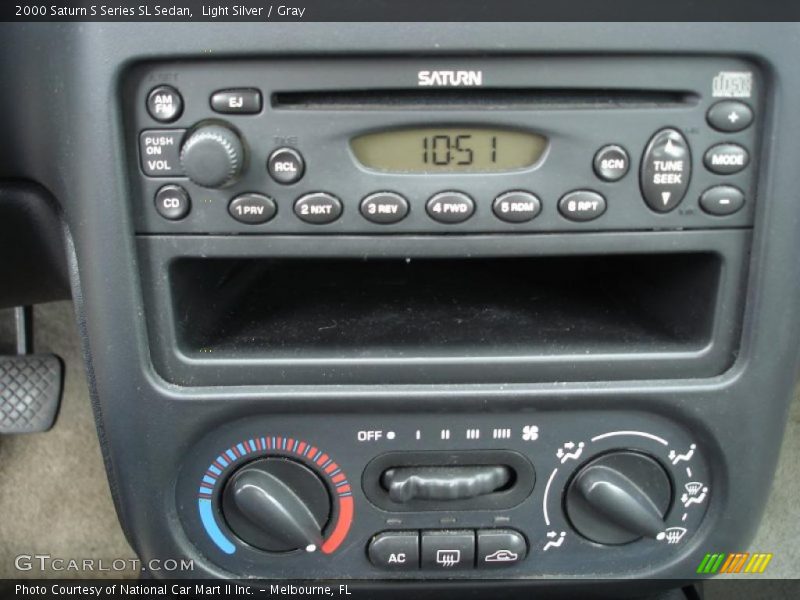 Light Silver / Gray 2000 Saturn S Series SL Sedan