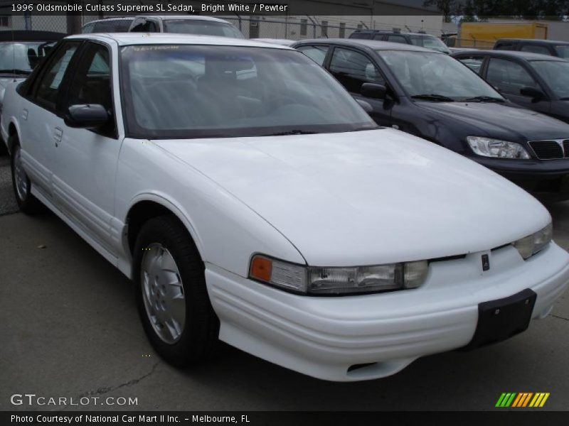 Bright White / Pewter 1996 Oldsmobile Cutlass Supreme SL Sedan