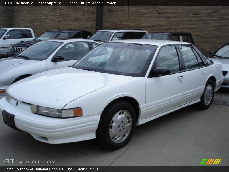 Bright White / Pewter 1996 Oldsmobile Cutlass Supreme SL Sedan