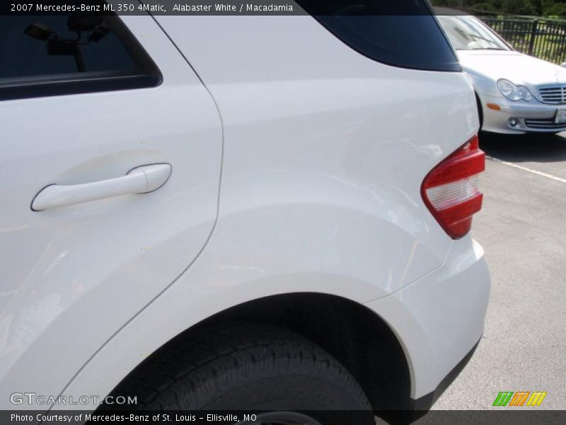 Alabaster White / Macadamia 2007 Mercedes-Benz ML 350 4Matic