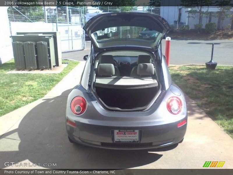 Platinum Grey / Grey 2006 Volkswagen New Beetle 2.5 Coupe