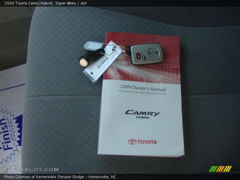 Super White / Ash 2009 Toyota Camry Hybrid