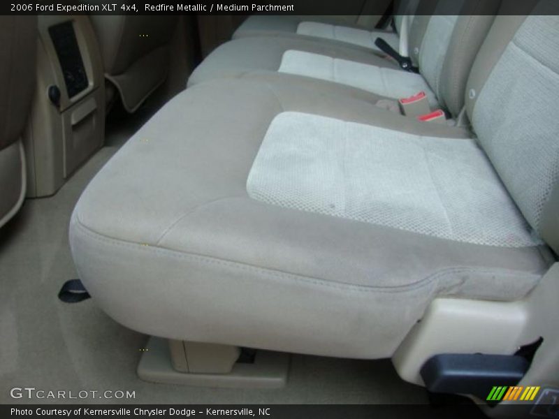 Redfire Metallic / Medium Parchment 2006 Ford Expedition XLT 4x4