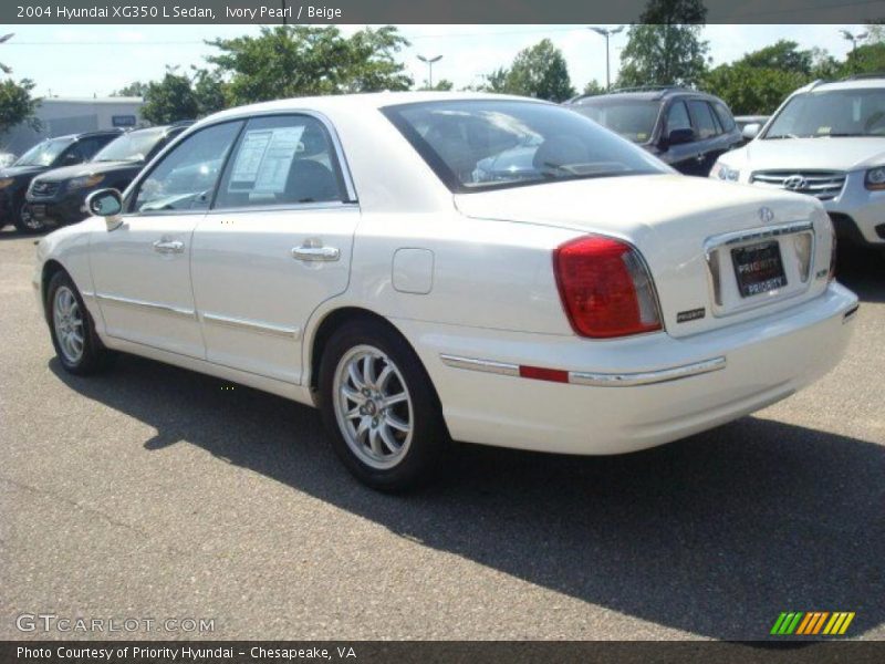 Ivory Pearl / Beige 2004 Hyundai XG350 L Sedan