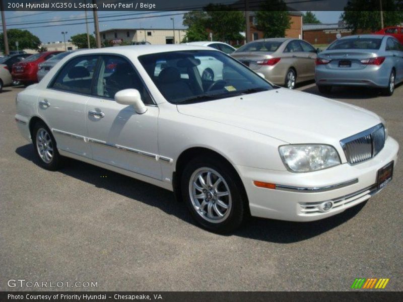Ivory Pearl / Beige 2004 Hyundai XG350 L Sedan