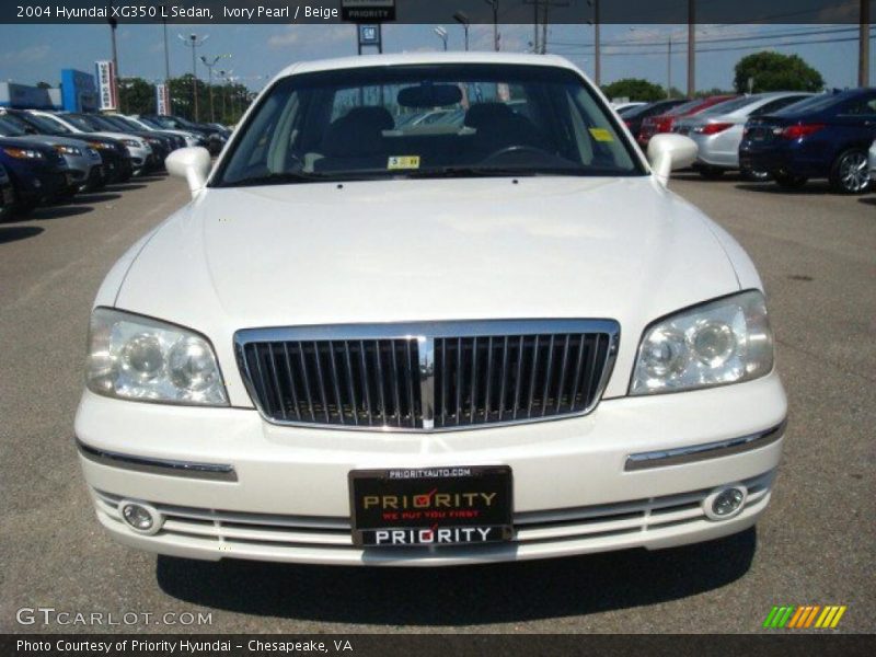 Ivory Pearl / Beige 2004 Hyundai XG350 L Sedan
