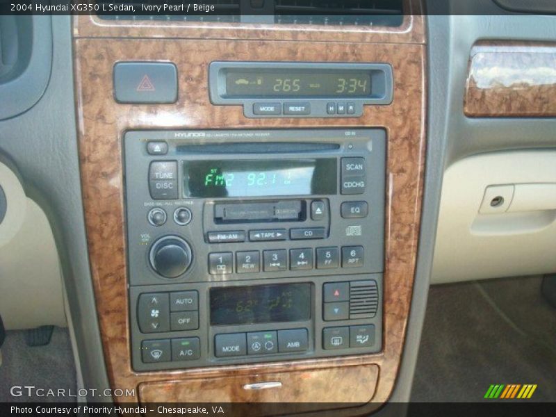 Ivory Pearl / Beige 2004 Hyundai XG350 L Sedan