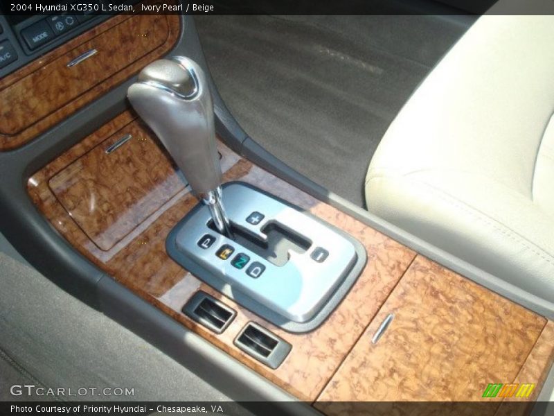 Ivory Pearl / Beige 2004 Hyundai XG350 L Sedan