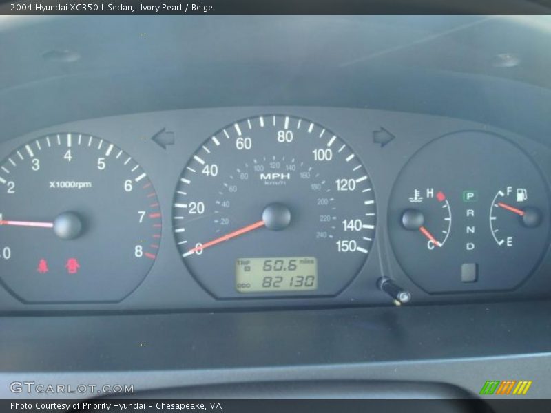 Ivory Pearl / Beige 2004 Hyundai XG350 L Sedan