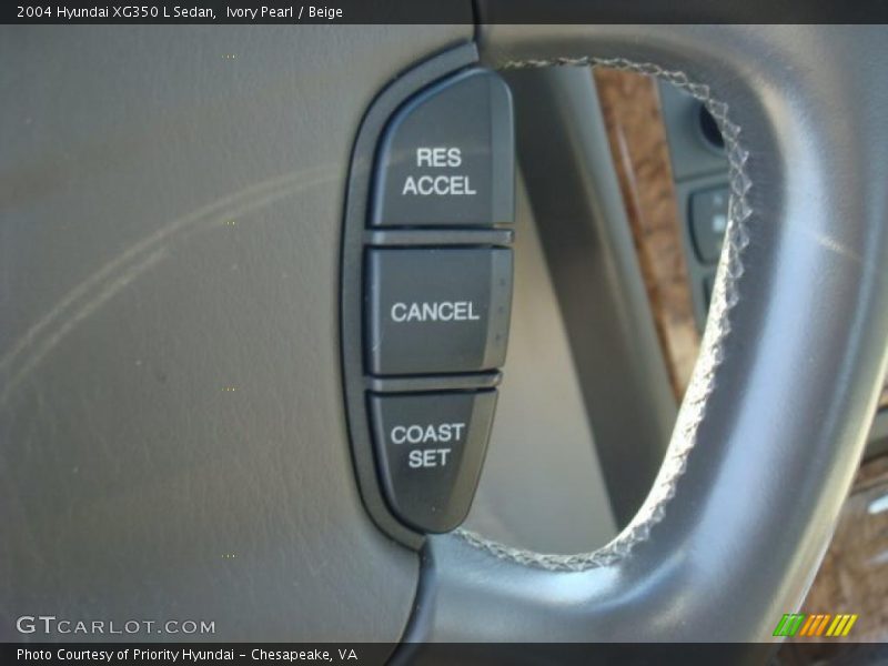 Ivory Pearl / Beige 2004 Hyundai XG350 L Sedan