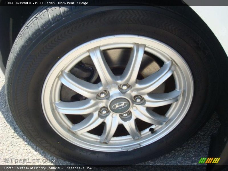 Ivory Pearl / Beige 2004 Hyundai XG350 L Sedan