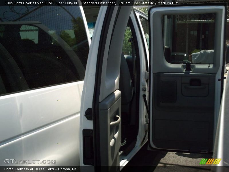 Brilliant Silver Metallic / Medium Flint 2009 Ford E Series Van E350 Super Duty XLT Extended Passenger