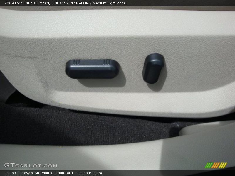 Brilliant Silver Metallic / Medium Light Stone 2009 Ford Taurus Limited