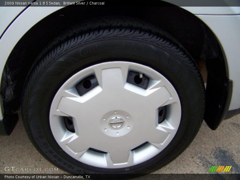 Brillant Silver / Charcoal 2009 Nissan Versa 1.8 S Sedan