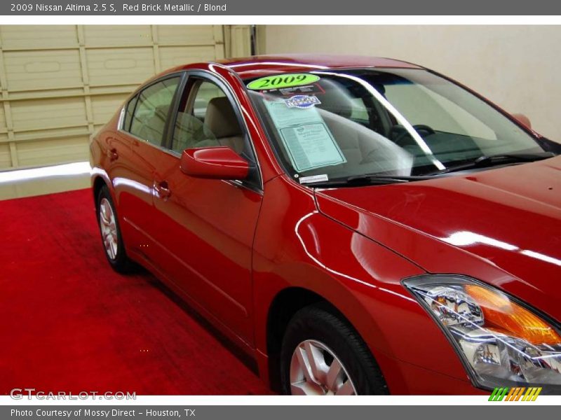 Red Brick Metallic / Blond 2009 Nissan Altima 2.5 S
