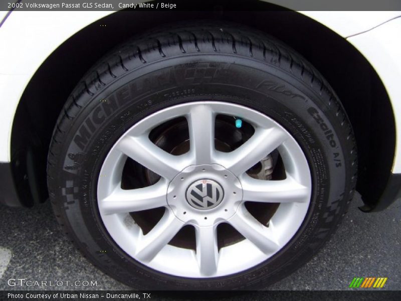 Candy White / Beige 2002 Volkswagen Passat GLS Sedan