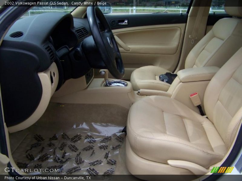 Candy White / Beige 2002 Volkswagen Passat GLS Sedan