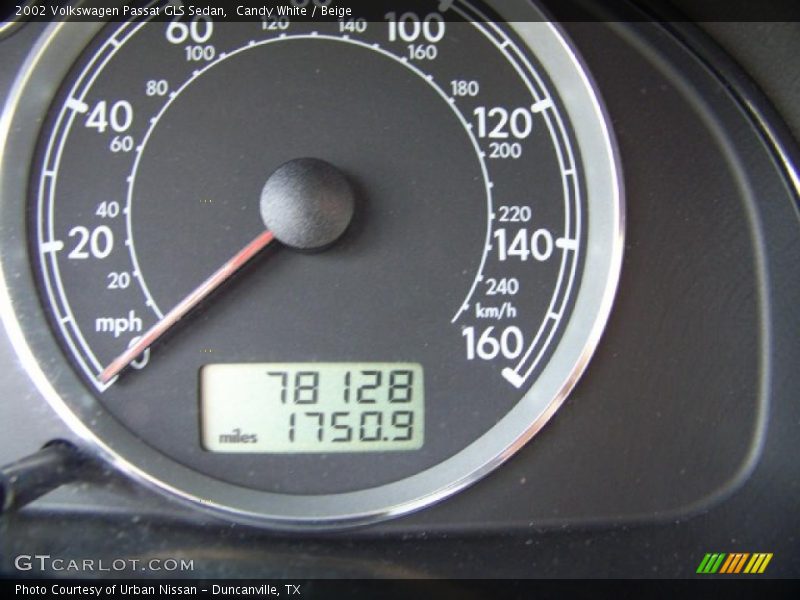 Candy White / Beige 2002 Volkswagen Passat GLS Sedan